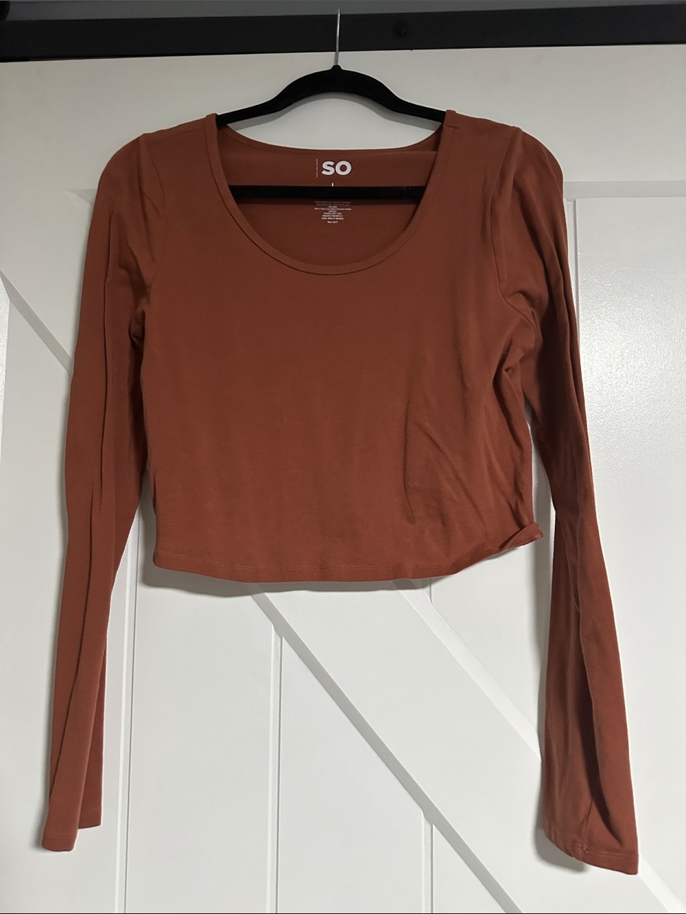 SO Rust Scoop Neck Long-Sleeve Crop Top